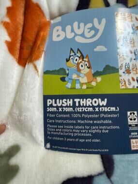 NWT Bluey and Bingo Fall 50 x 70 in. Plush Throw Blanket